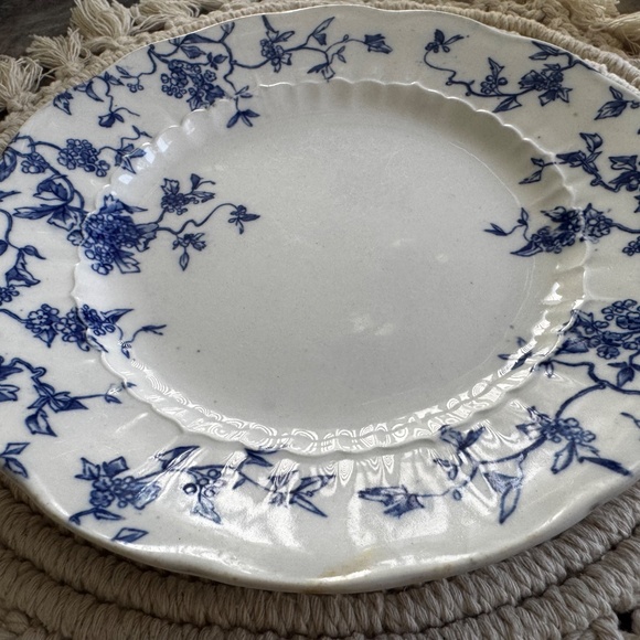 RARE Pre-Owned Flow Blue & White 8 3/4" Ridgways WAVERLEY Plate. RNo 146826 UK - Picture 3 of 6